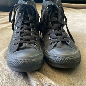All Black hi-top Converse 7.5W/5.5M